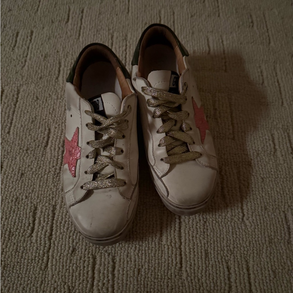 Stylish Women's Sneakers with Pink Star